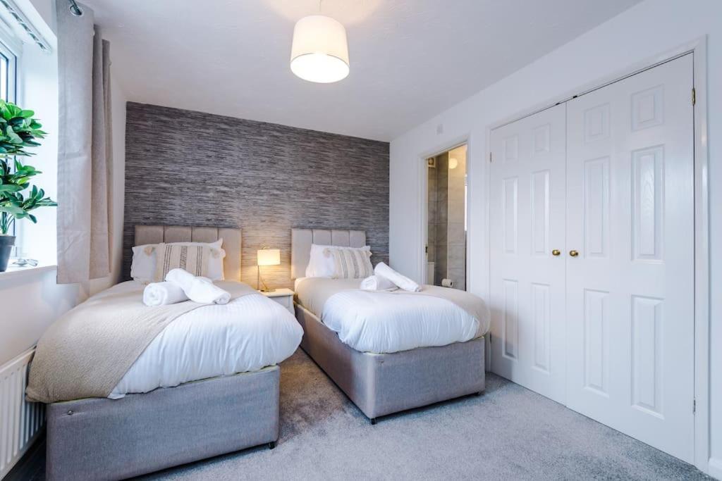 Apartment Lovely 3 Bedroom House Coventry